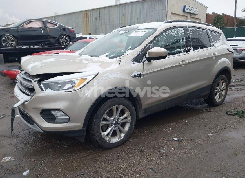 Photo 2 of 2018 Ford Escape SE (VIN 1FMCU9GD9JUB54016)