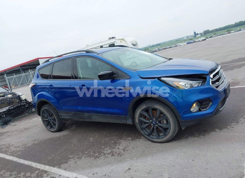 Photo 13 of 2018 Ford Escape SE (VIN 1FMCU9GD9JUB70118)