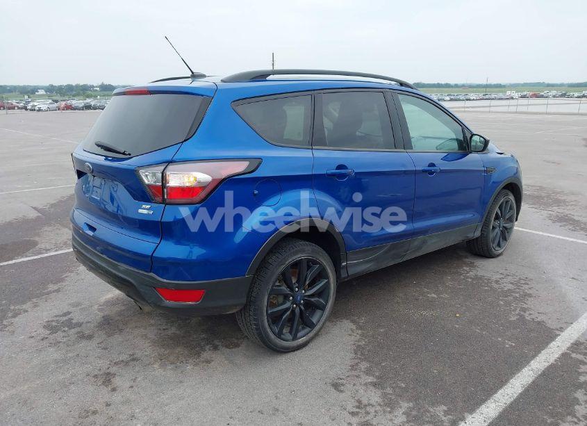 Photo 4 of 2018 Ford Escape SE (VIN 1FMCU9GD9JUB70118)