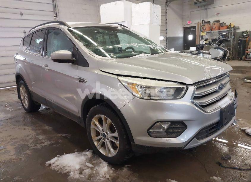 2018 Ford Escape SE (VIN 1FMCU9GD9JUB92832) main photo