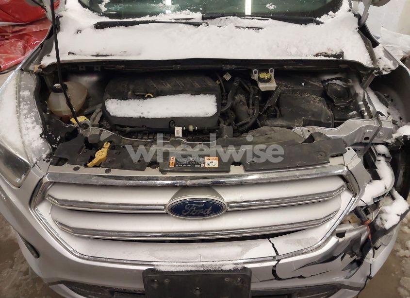 Photo 10 of 2018 Ford Escape SE (VIN 1FMCU9GD9JUB92832)