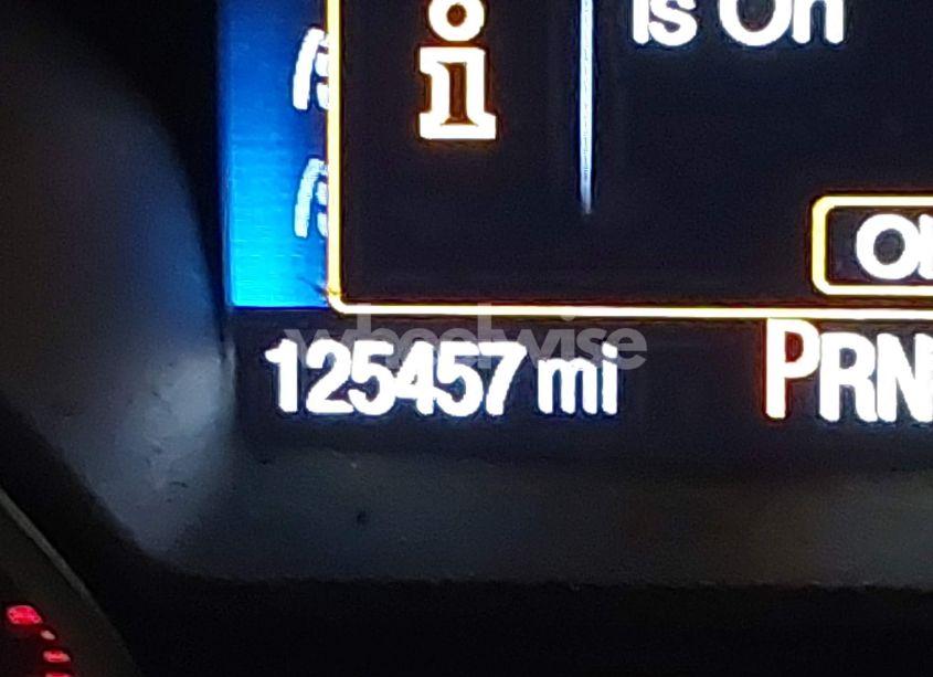 Photo 16 of 2018 Ford Escape SE (VIN 1FMCU9GD9JUB92832)