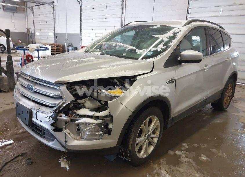 Photo 2 of 2018 Ford Escape SE (VIN 1FMCU9GD9JUB92832)