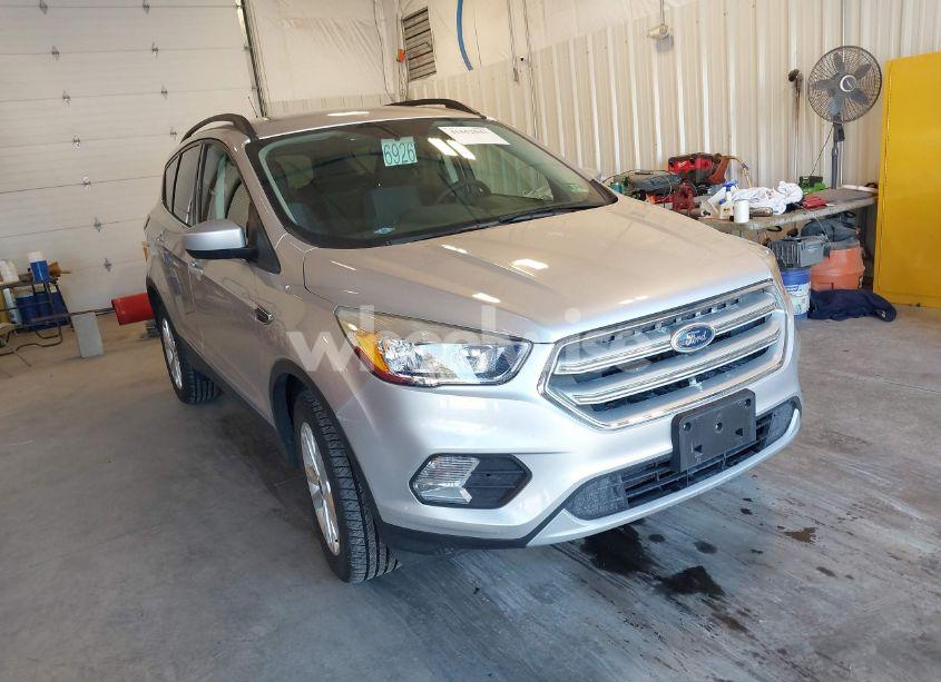 2018 Ford Escape SE (VIN 1FMCU9GD9JUD12113) main photo