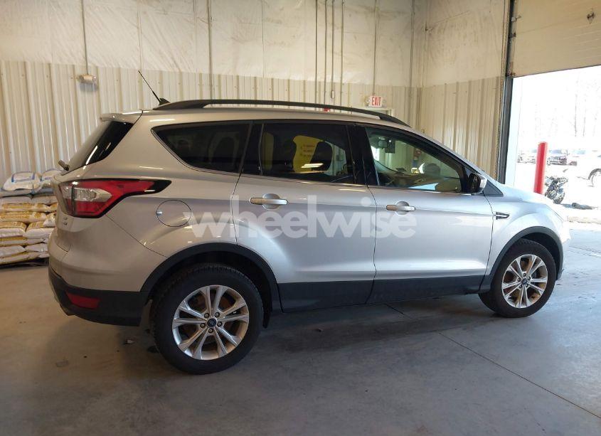 Photo 13 of 2018 Ford Escape SE (VIN 1FMCU9GD9JUD12113)