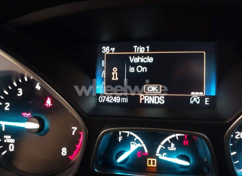 Photo 15 of 2018 Ford Escape SE (VIN 1FMCU9GD9JUD12113)