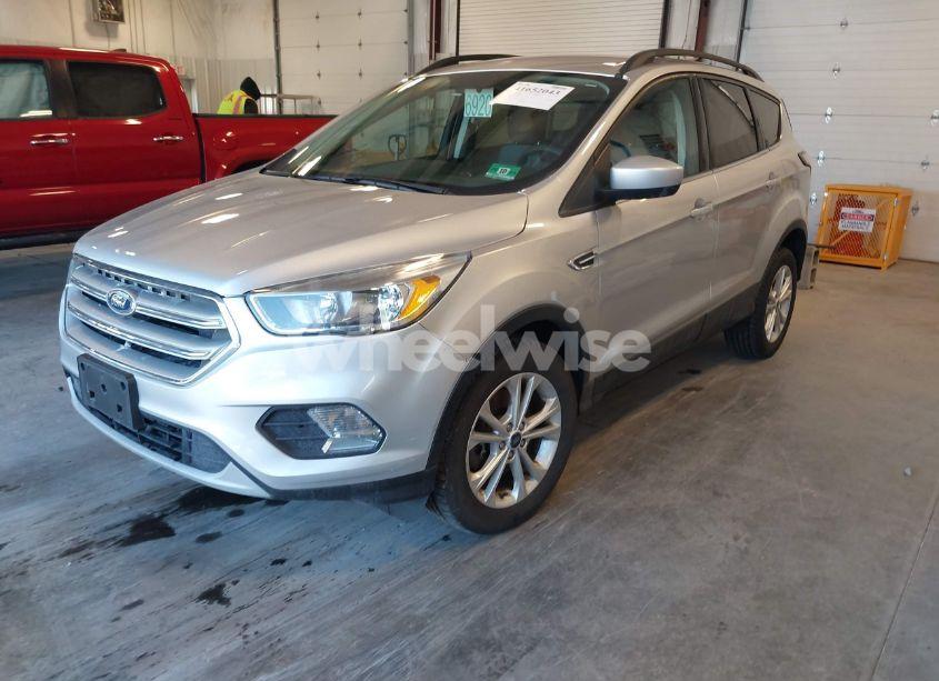 Photo 2 of 2018 Ford Escape SE (VIN 1FMCU9GD9JUD12113)