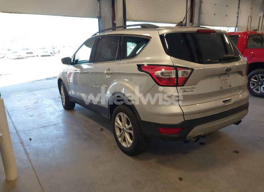 Photo 3 of 2018 Ford Escape SE (VIN 1FMCU9GD9JUD12113)