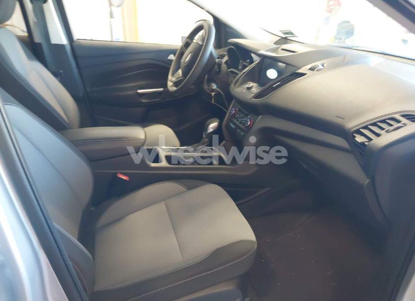 Photo 5 of 2018 Ford Escape SE (VIN 1FMCU9GD9JUD12113)