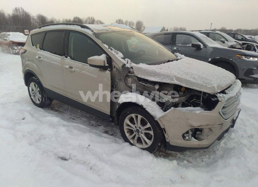 2018 Ford Escape SE (VIN 1FMCU9GD9JUD12533) main photo