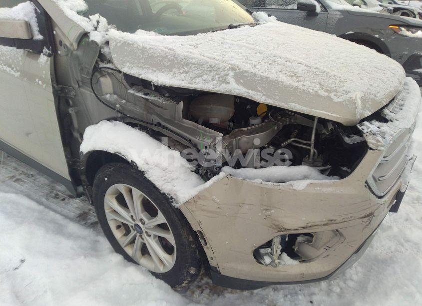 Photo 12 of 2018 Ford Escape SE (VIN 1FMCU9GD9JUD12533)