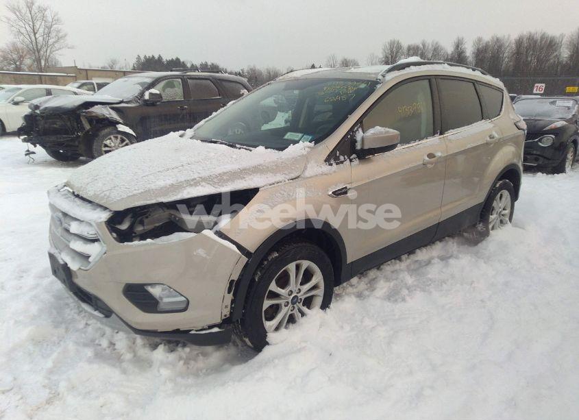 Photo 2 of 2018 Ford Escape SE (VIN 1FMCU9GD9JUD12533)