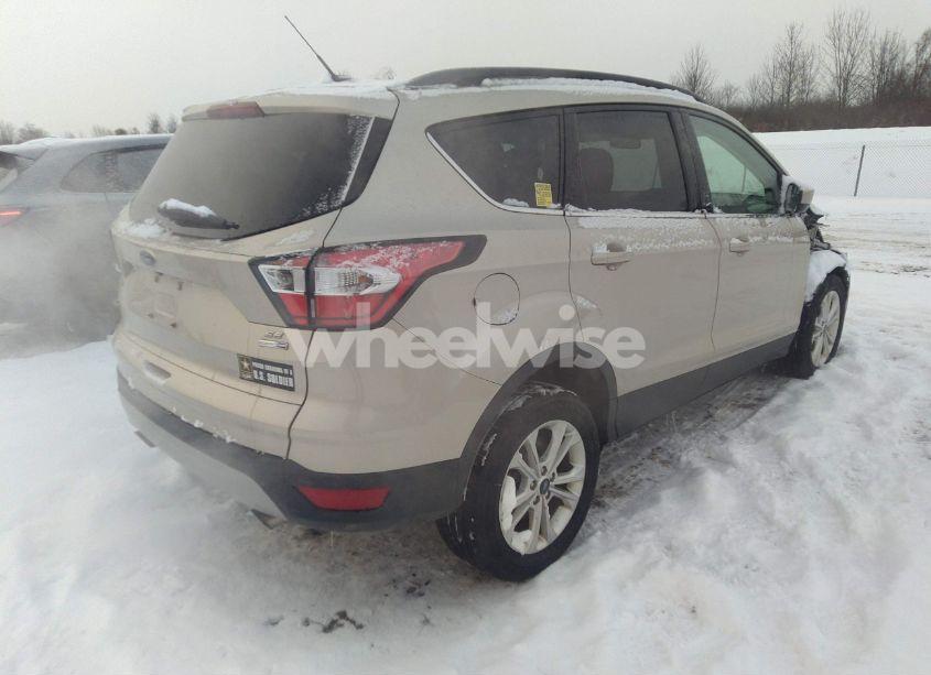 Photo 4 of 2018 Ford Escape SE (VIN 1FMCU9GD9JUD12533)
