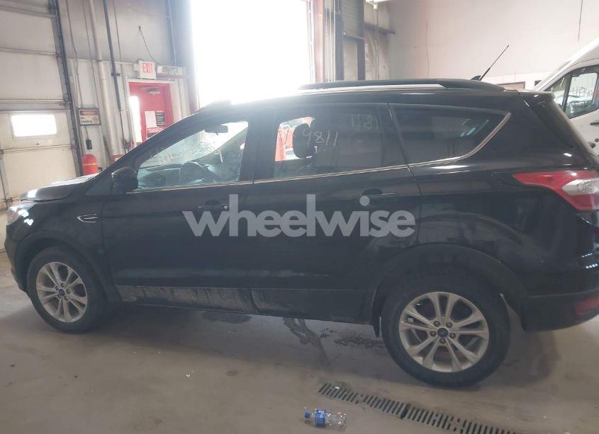 Photo 14 of 2018 Ford Escape SE (VIN 1FMCU9GD9JUD49811)