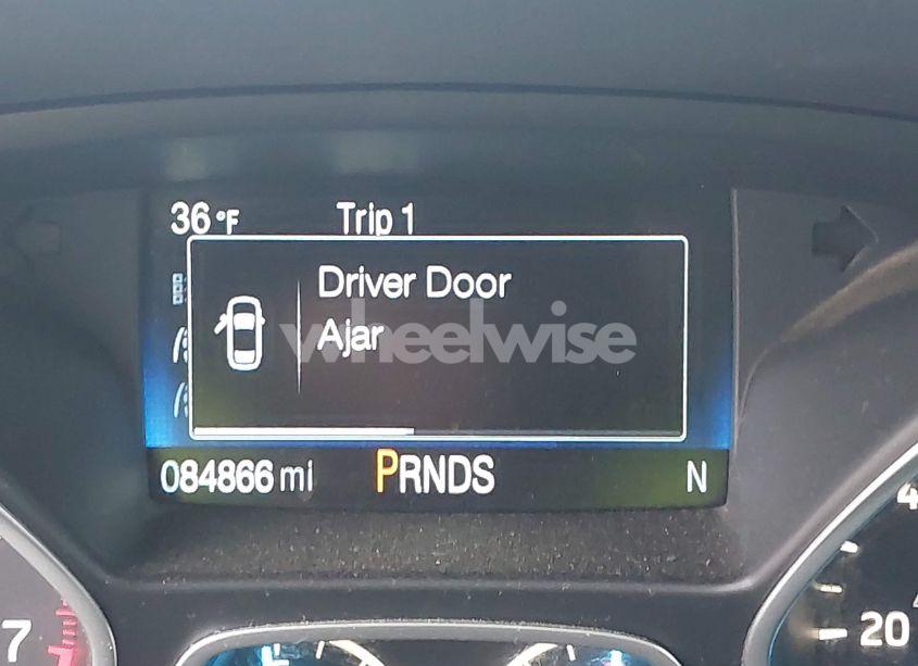 Photo 15 of 2018 Ford Escape SE (VIN 1FMCU9GD9JUD49811)