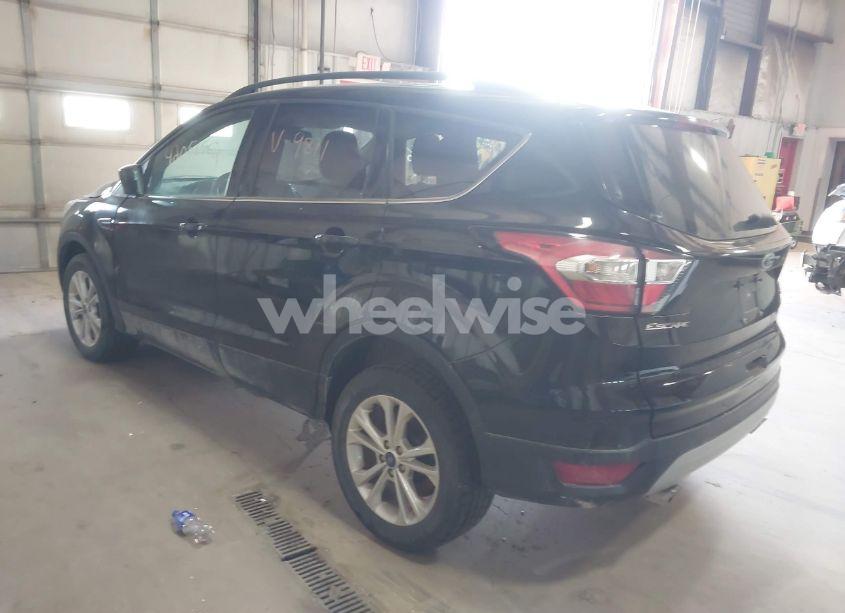 Photo 3 of 2018 Ford Escape SE (VIN 1FMCU9GD9JUD49811)