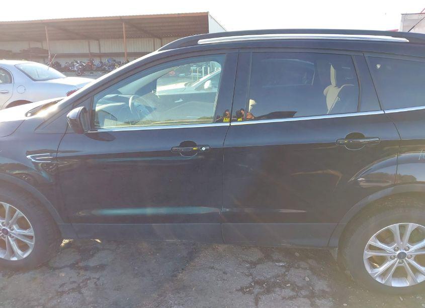 Photo 14 of 2018 Ford Escape SE (VIN 1FMCU9GD9JUD51798)