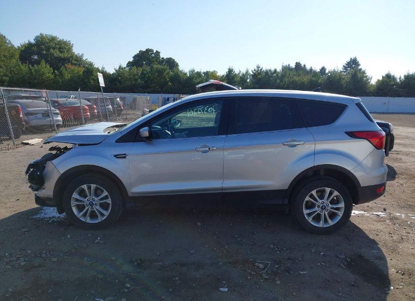 Photo 14 of 2019 Ford Escape SE (VIN 1FMCU9GD9KUA08233)