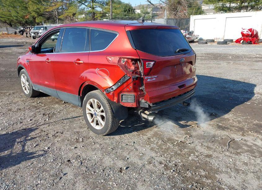 Photo 3 of 2019 Ford Escape SE (VIN 1FMCU9GD9KUA48795)