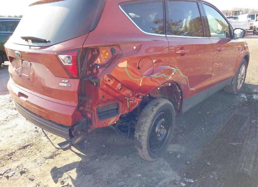 Photo 6 of 2019 Ford Escape SE (VIN 1FMCU9GD9KUA48795)