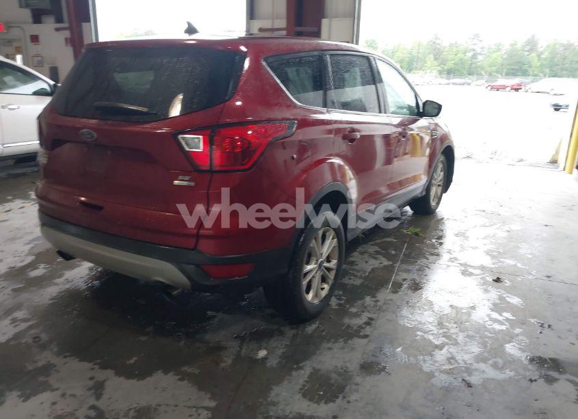 Photo 4 of 2019 Ford Escape SE (VIN 1FMCU9GD9KUA91470)