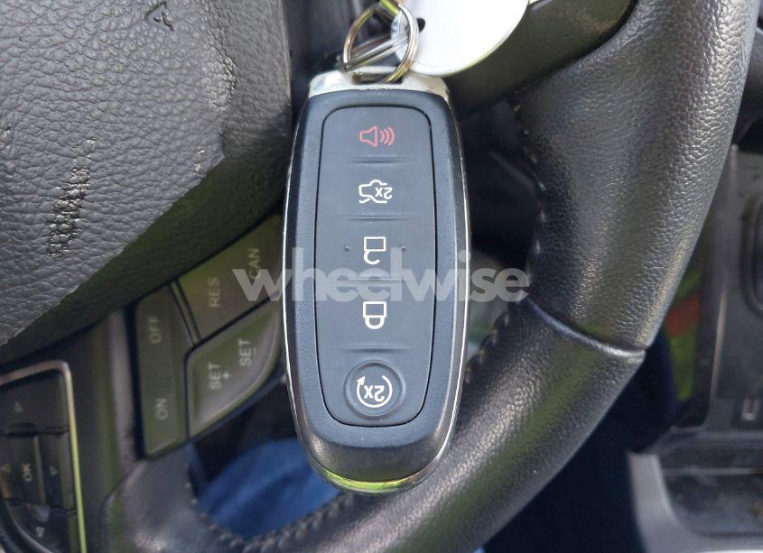 Photo 11 of 2019 Ford Escape SE (VIN 1FMCU9GD9KUA95020)