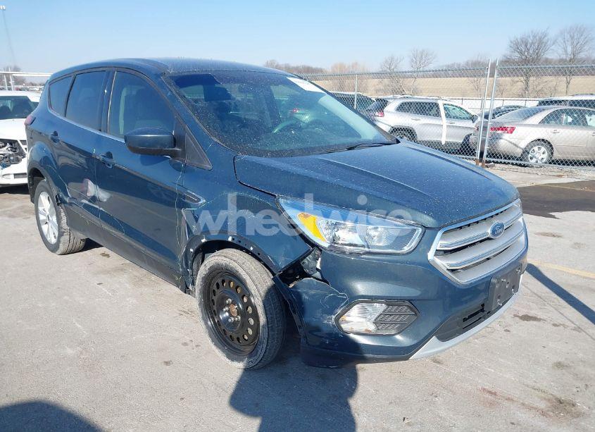 2019 Ford Escape SE (VIN 1FMCU9GD9KUB14228) main photo