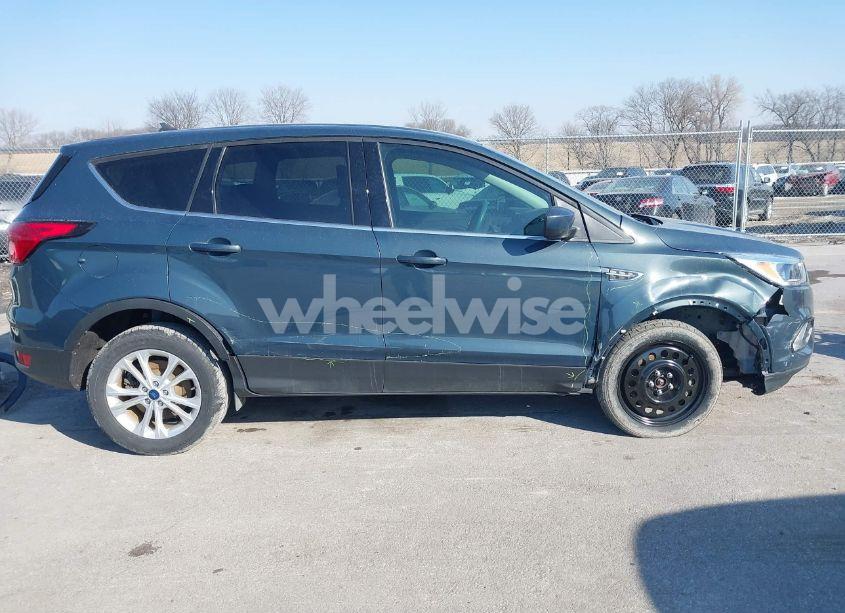 Photo 13 of 2019 Ford Escape SE (VIN 1FMCU9GD9KUB14228)