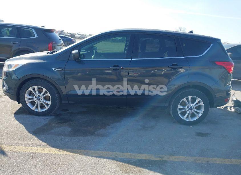 Photo 14 of 2019 Ford Escape SE (VIN 1FMCU9GD9KUB14228)