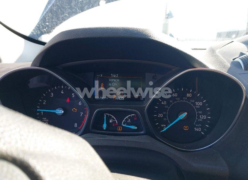 Photo 7 of 2019 Ford Escape SE (VIN 1FMCU9GD9KUB14228)