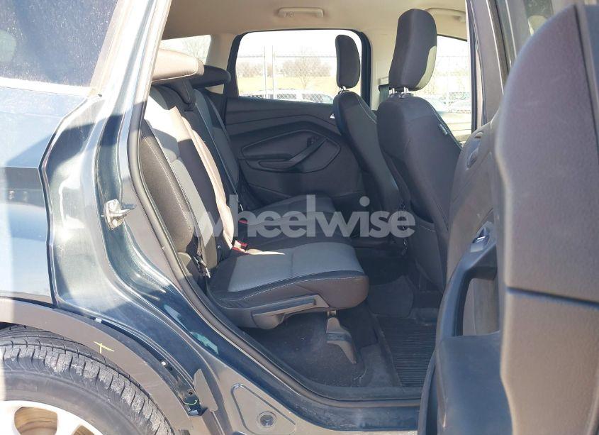 Photo 8 of 2019 Ford Escape SE (VIN 1FMCU9GD9KUB14228)