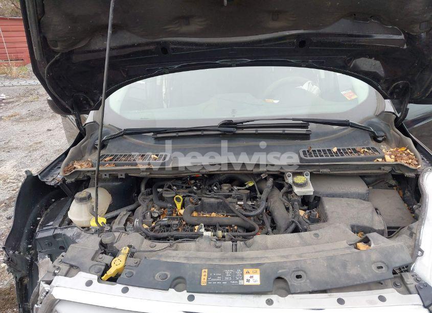 Photo 10 of 2019 Ford Escape SE (VIN 1FMCU9GD9KUC00042)