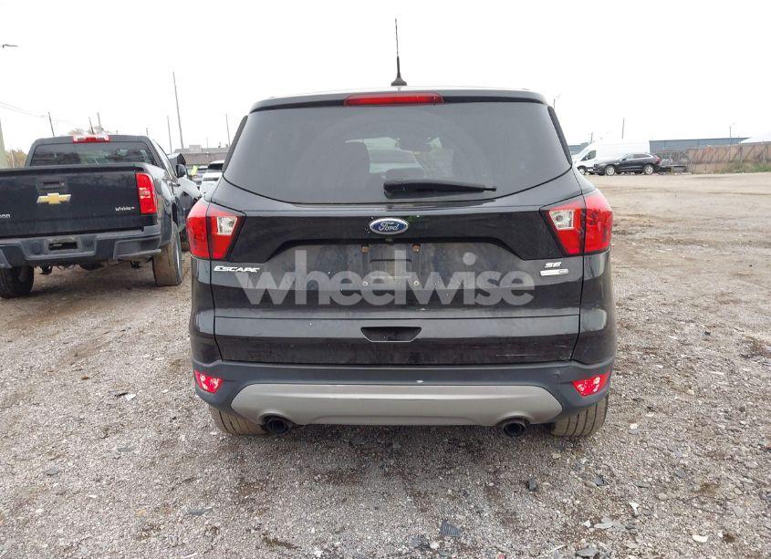 Photo 15 of 2019 Ford Escape SE (VIN 1FMCU9GD9KUC00042)