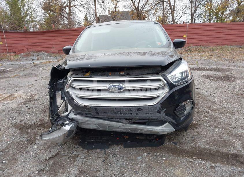Photo 6 of 2019 Ford Escape SE (VIN 1FMCU9GD9KUC00042)