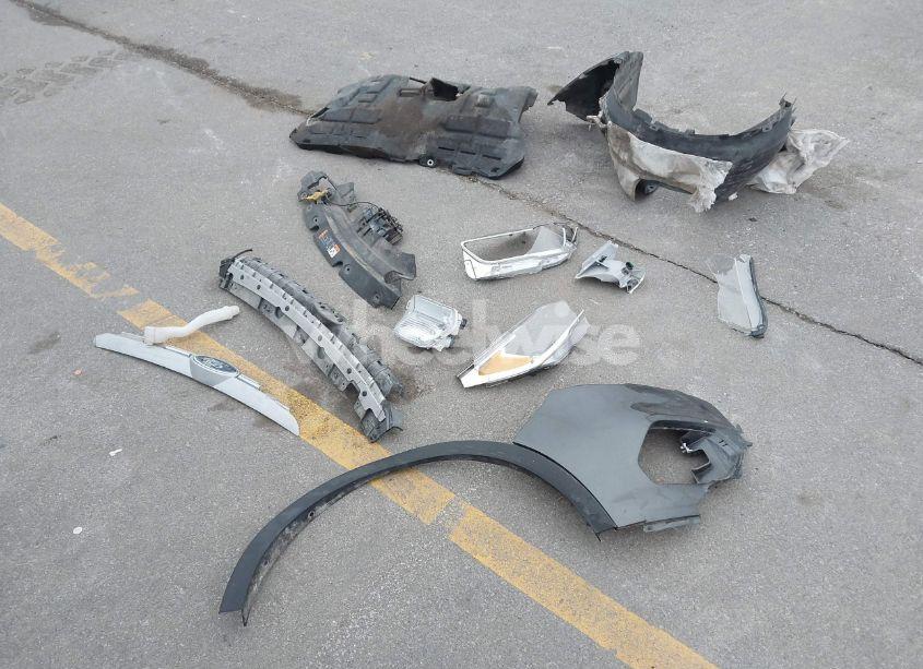 Photo 12 of 2019 Ford Escape SE (VIN 1FMCU9GD9KUC53338)