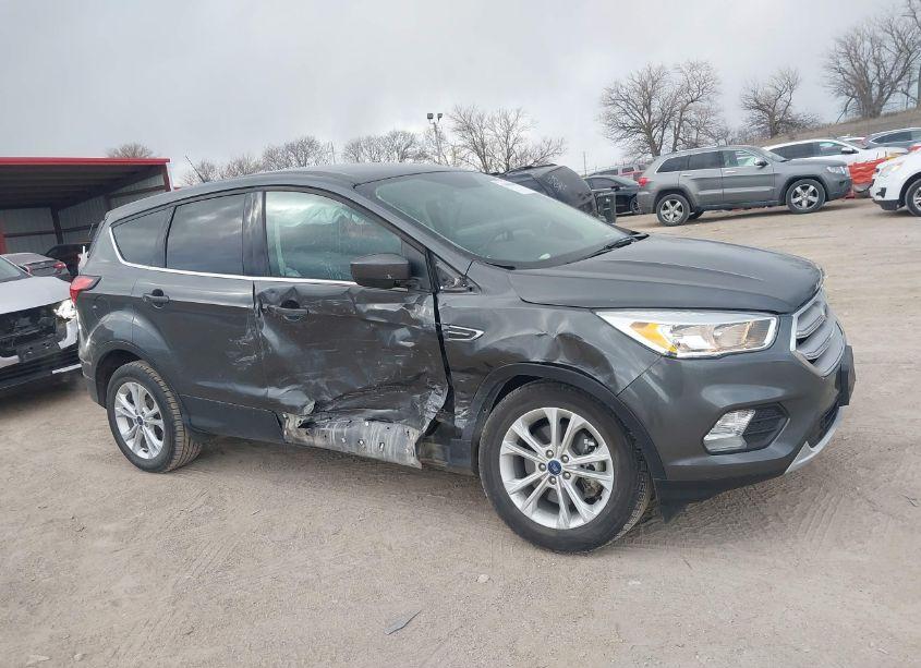 Photo 13 of 2019 Ford Escape SE (VIN 1FMCU9GD9KUC53498)