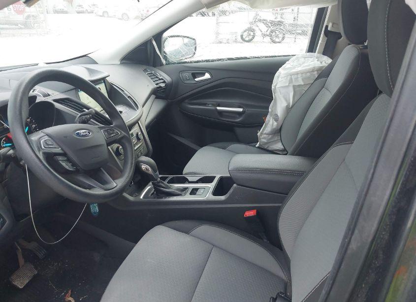 Photo 5 of 2019 Ford Escape SE (VIN 1FMCU9GD9KUC53498)