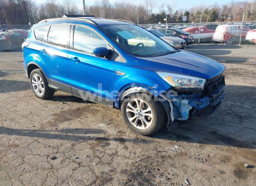 2017 Ford Escape SE (VIN 1FMCU9GDXHUA07102) main photo