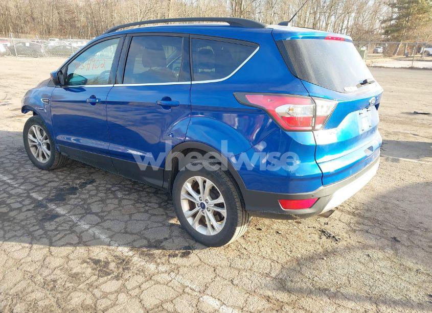 Photo 3 of 2017 Ford Escape SE (VIN 1FMCU9GDXHUA07102)