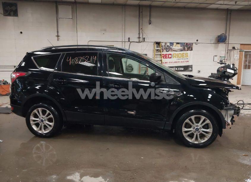 Photo 14 of 2017 Ford Escape SE (VIN 1FMCU9GDXHUA07522)