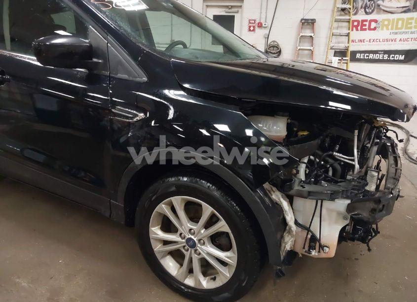 Photo 18 of 2017 Ford Escape SE (VIN 1FMCU9GDXHUA07522)