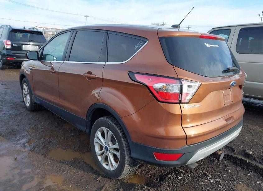 Photo 3 of 2017 Ford Escape SE (VIN 1FMCU9GDXHUA07553)