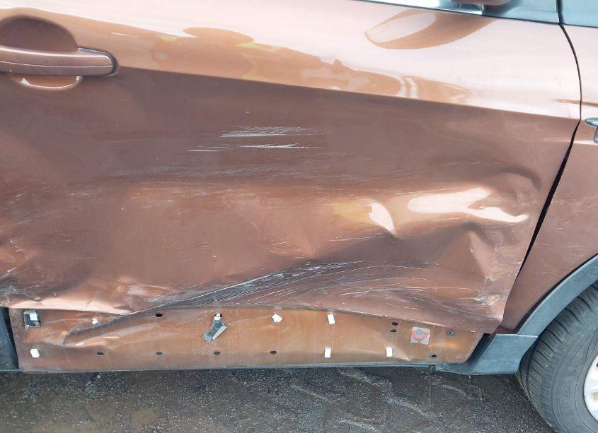 Photo 6 of 2017 Ford Escape SE (VIN 1FMCU9GDXHUA07553)