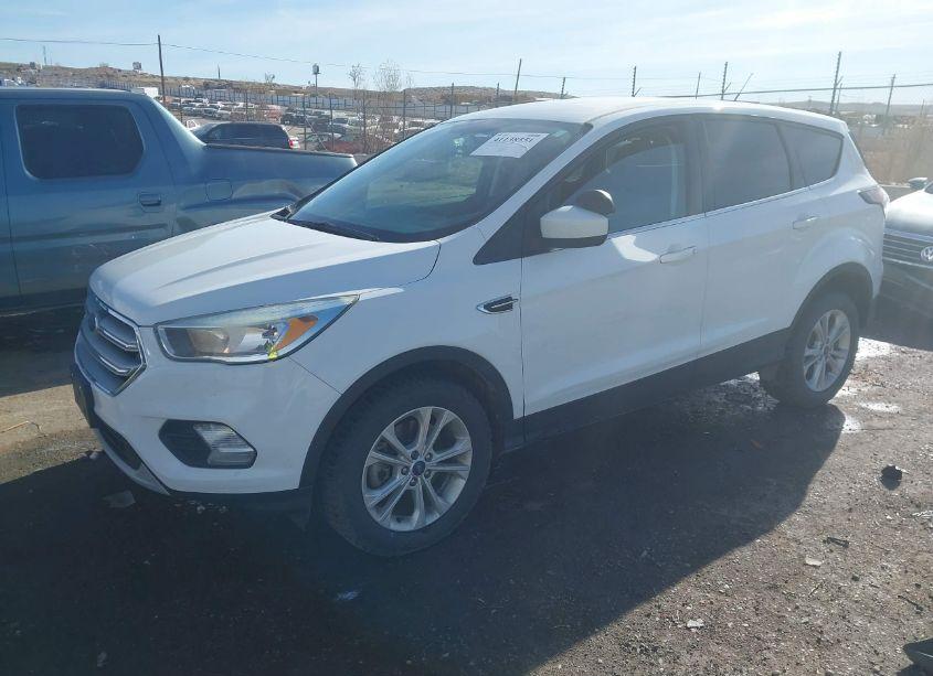 Photo 2 of 2017 Ford Escape SE (VIN 1FMCU9GDXHUA41248)
