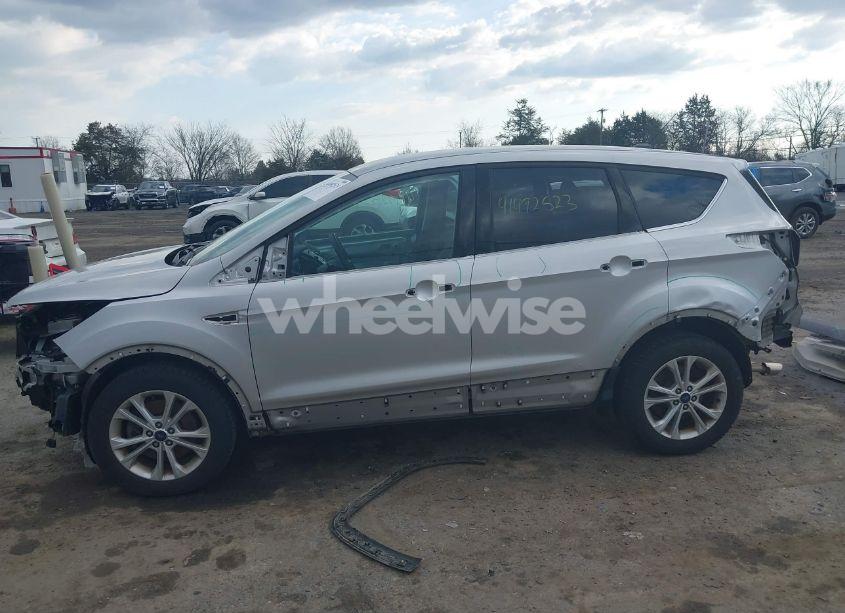 Photo 17 of 2017 Ford Escape SE (VIN 1FMCU9GDXHUA46689)