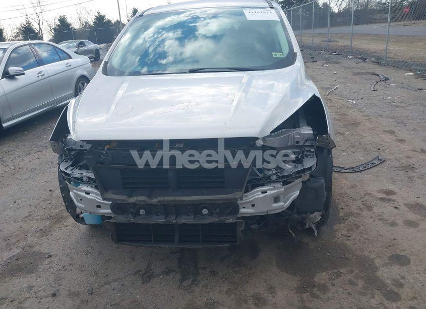 Photo 6 of 2017 Ford Escape SE (VIN 1FMCU9GDXHUA46689)