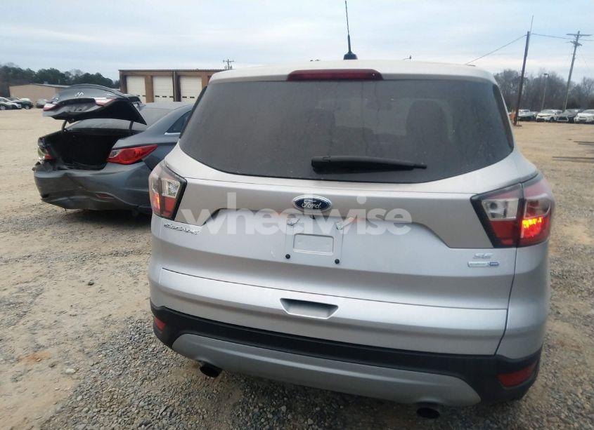 Photo 16 of 2017 Ford Escape SE (VIN 1FMCU9GDXHUA59698)