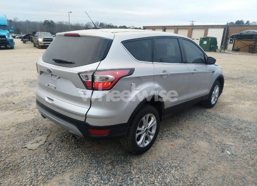 Photo 4 of 2017 Ford Escape SE (VIN 1FMCU9GDXHUA59698)