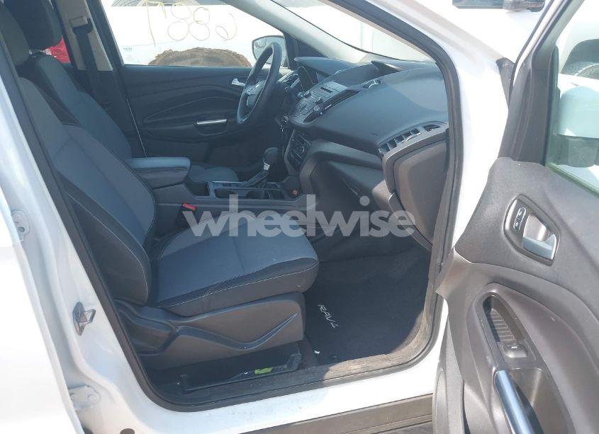 Photo 5 of 2017 Ford Escape SE (VIN 1FMCU9GDXHUA62746)