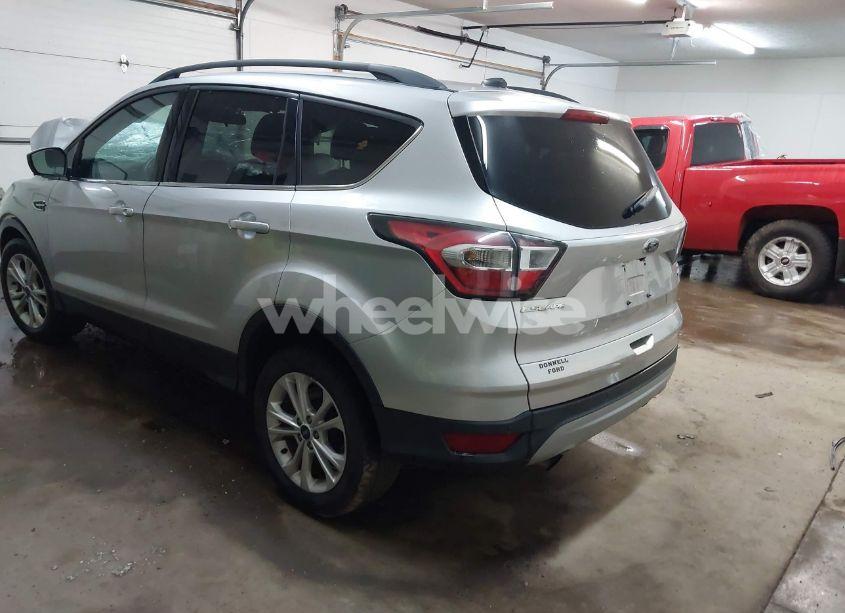 Photo 3 of 2017 Ford Escape SE (VIN 1FMCU9GDXHUA83838)